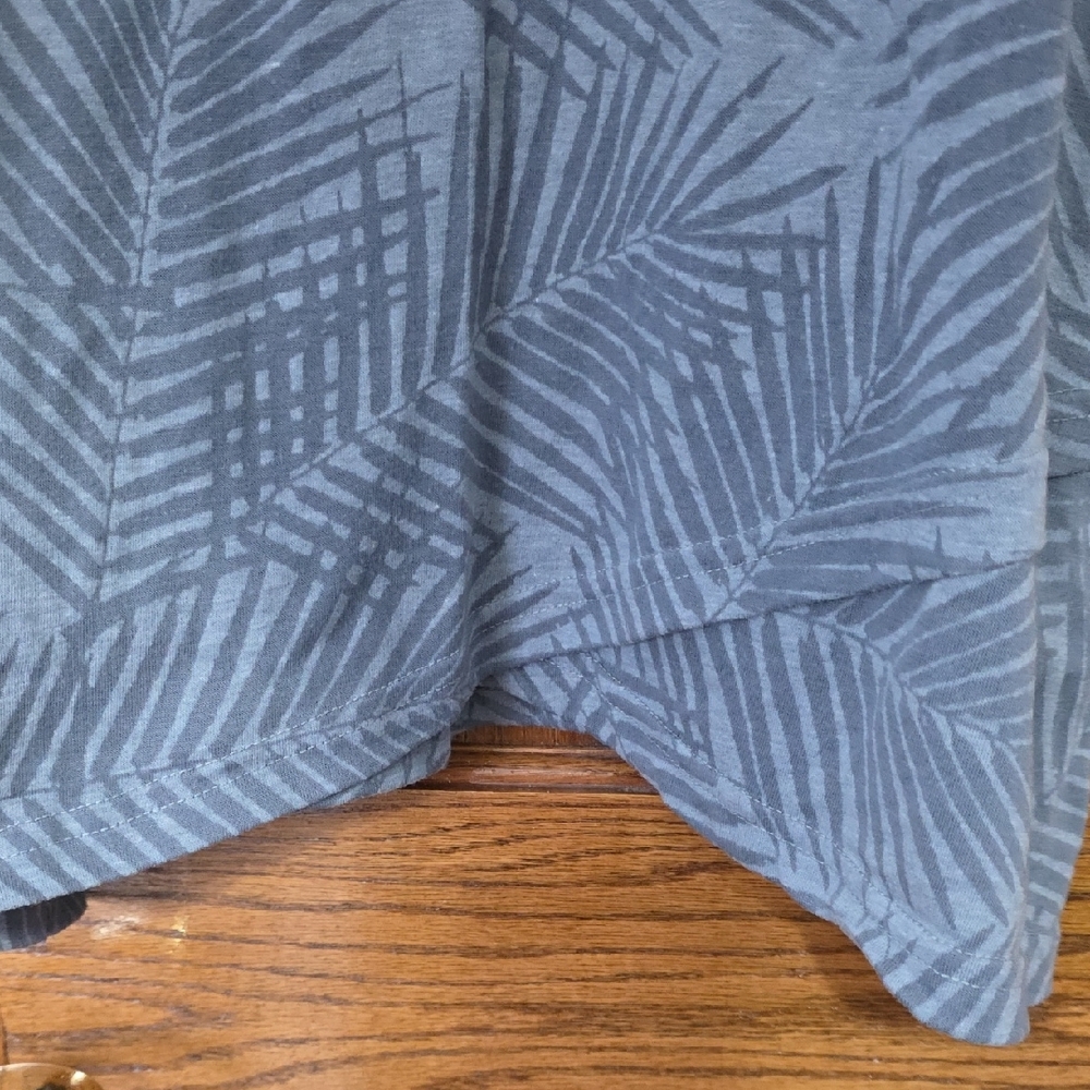 Mossimo Gray Leaf-Pattern Racerback Tank - Picture 4 of 5